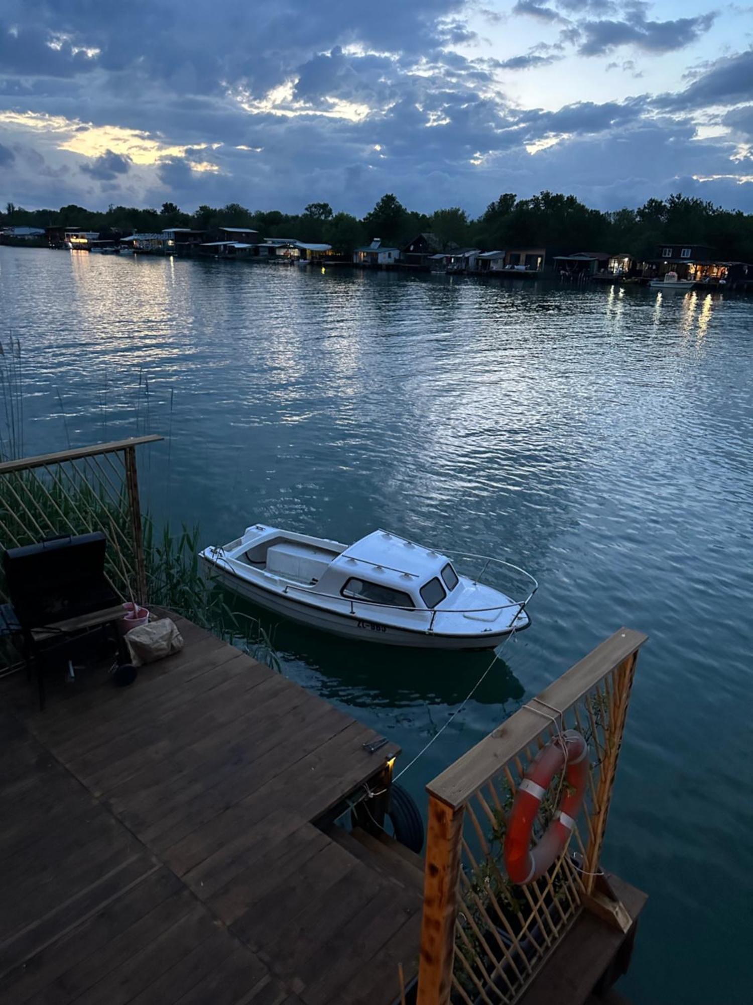 Meris Ulcinj Luaran gambar