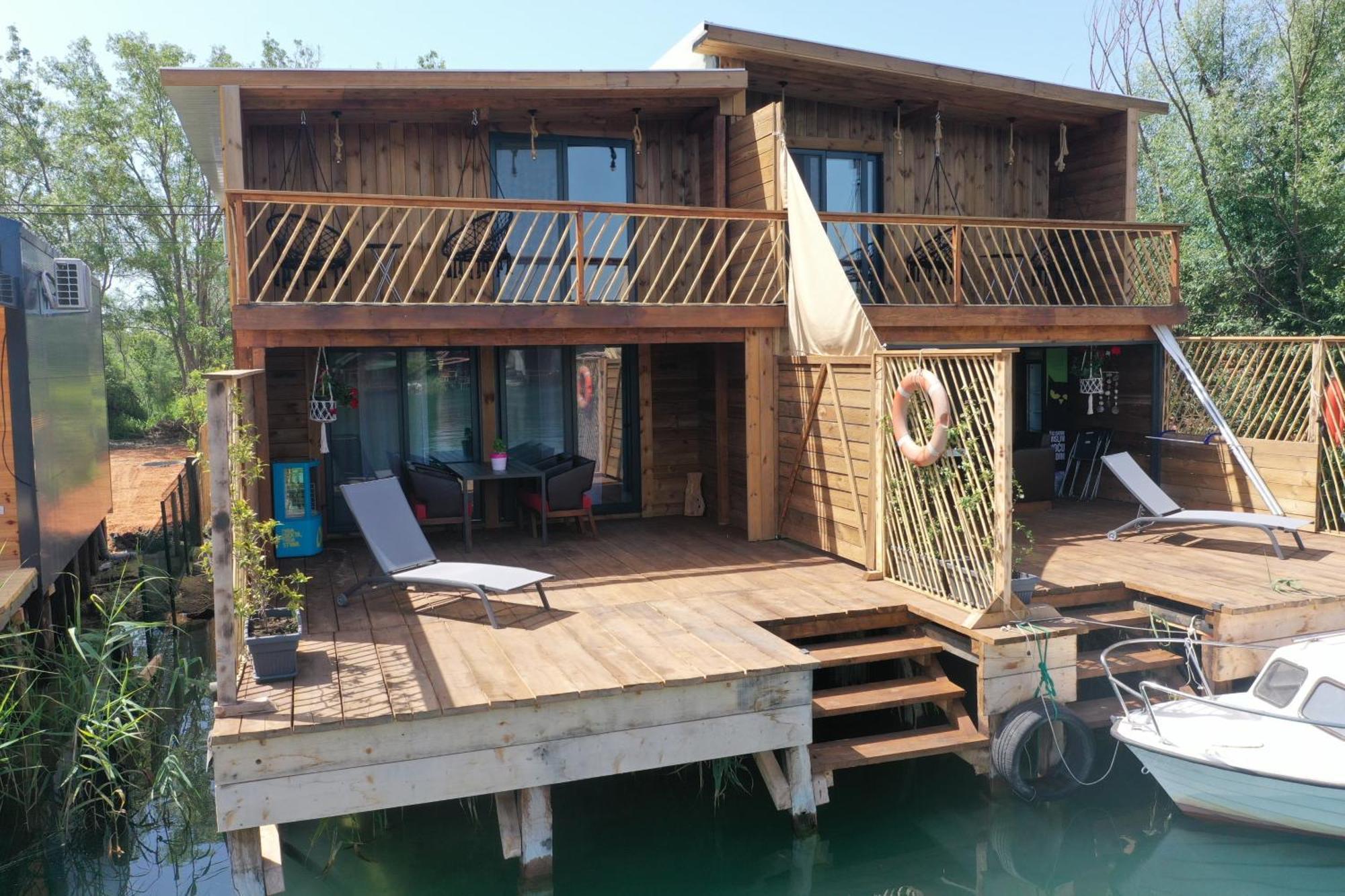 Meris Ulcinj Luaran gambar